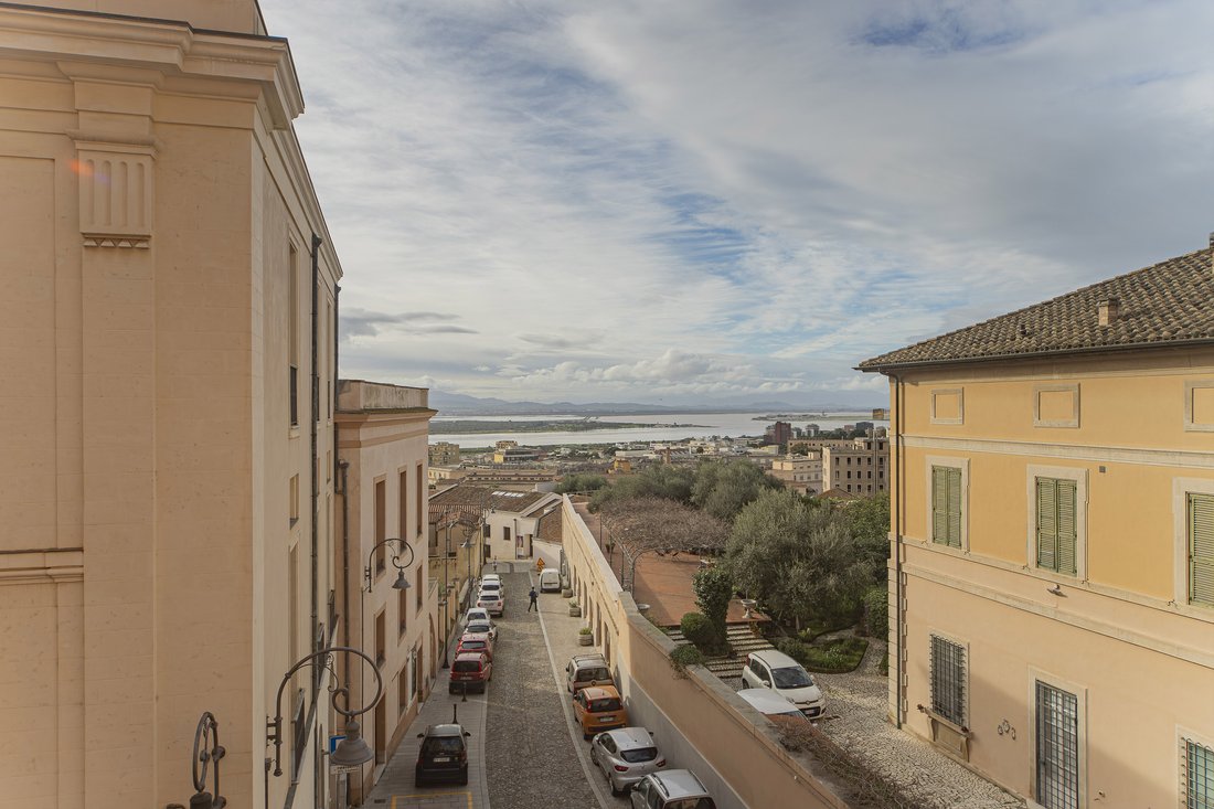 Apartment in Historic Center, Cagliari, Sardinia 2 - 17280241