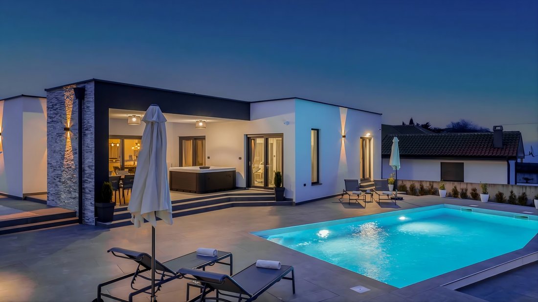 Villa in Zminj, Istria County, Croatia 1 - 17276417