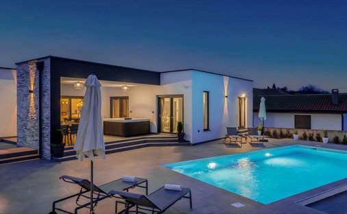 Villa in Žminj, Gespanschaft Istrien, Kroatien 1