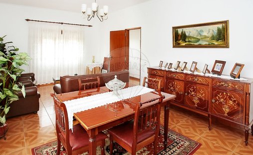 Finca in Azoia de Cima e Tremes, Santarem District, Portugal 1