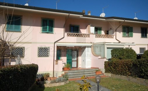Villa in Camaiore, Tuscany, Italy 1