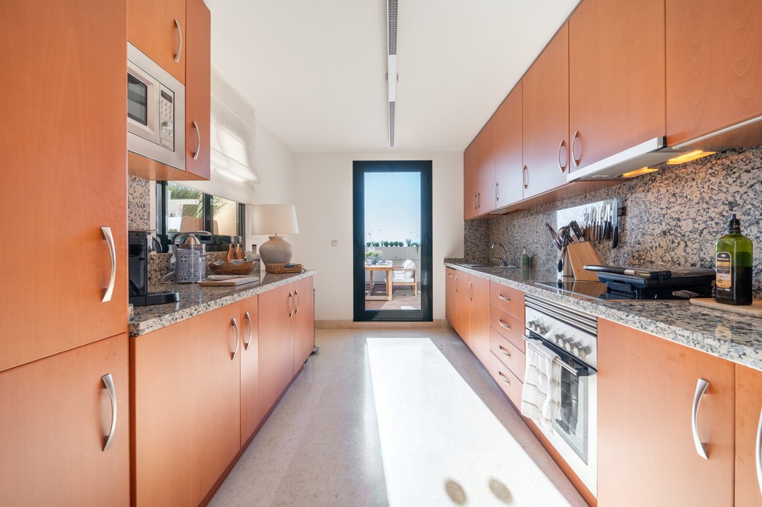 Penthouse in Benahavis, Andalusia, Spain 5 - 17270002