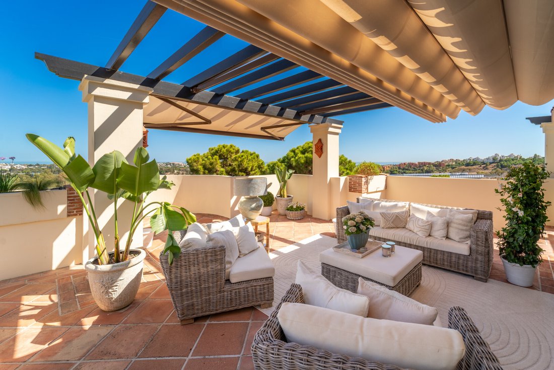 Penthouse in Benahavis, Andalusia, Spain 1 - 17270002