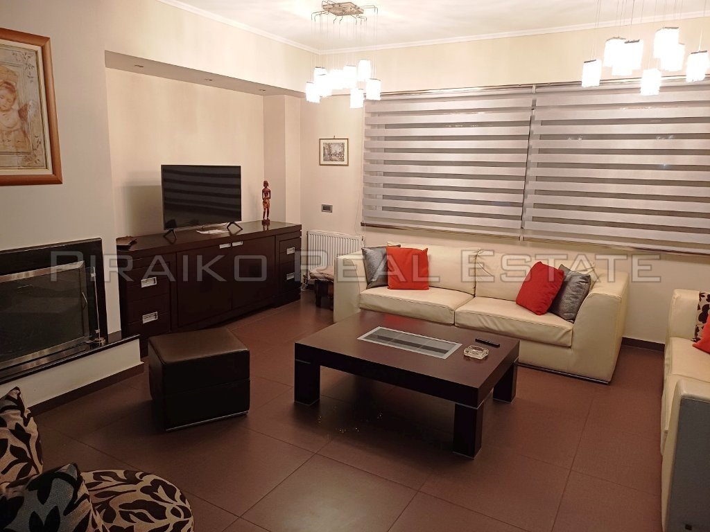 Apartment in Drapetsona, Attica, Greece 1 - 17267462