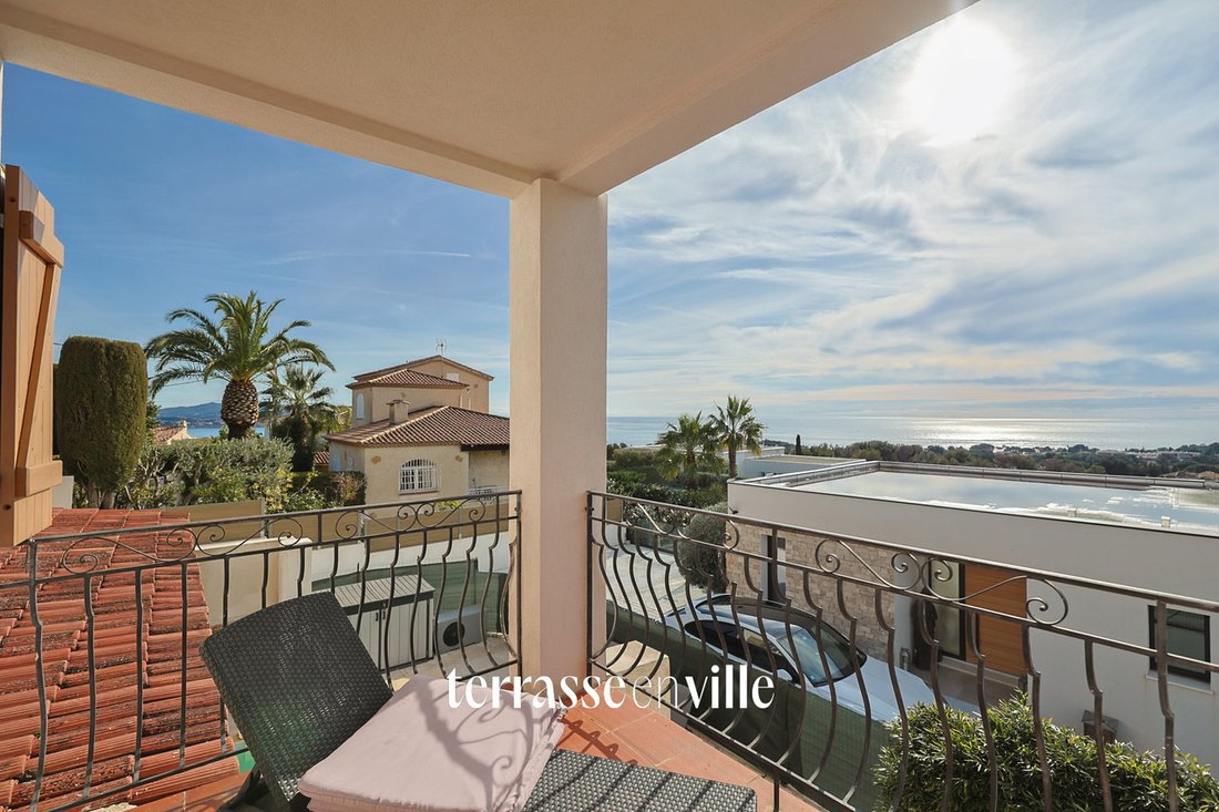 Villa in Bandol, Provence-Alpes-Côte d'Azur, France 1 - 17270495