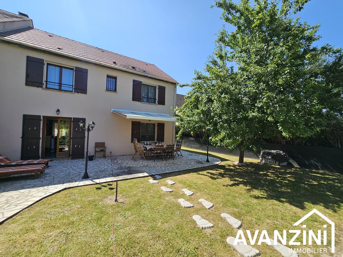 House in Serris, Ile-de-France, France 1 - 15735174