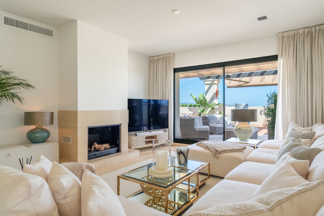 Penthouse in Benahavis, Andalusia, Spain 2 - 17270002