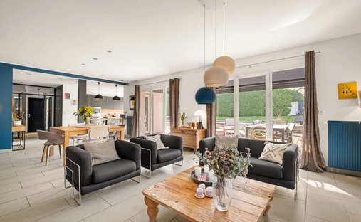 Villa a La Tour-de-Salvagny, Auvergne-Rodano-Alpi, Francia 1