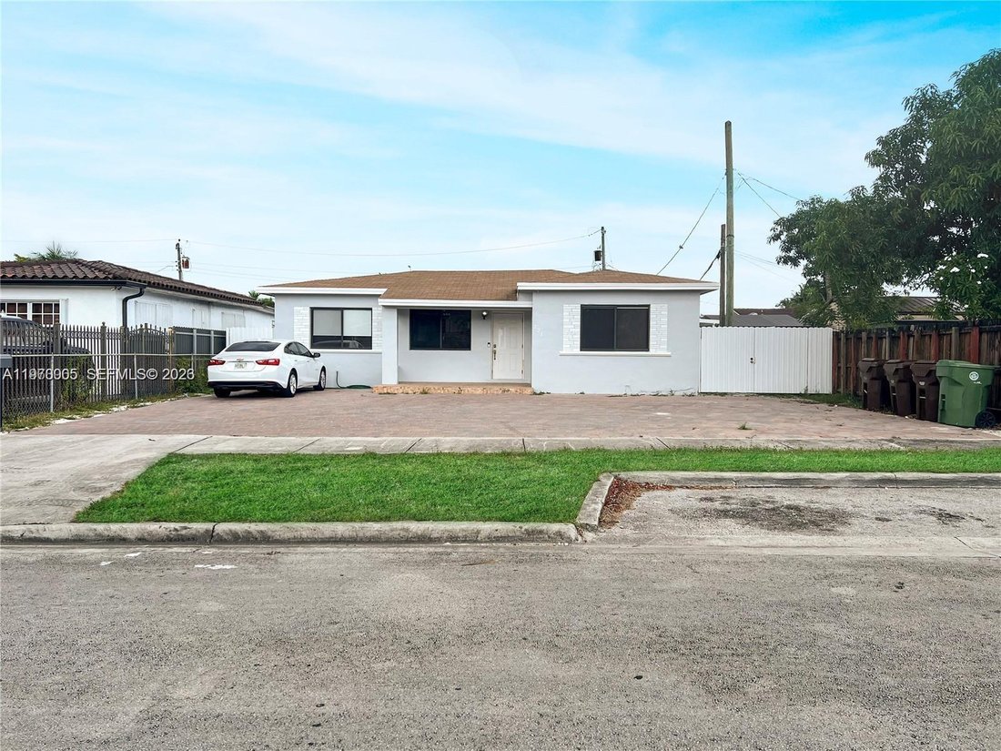 House in Hialeah, Florida, United States 1 - 17278295