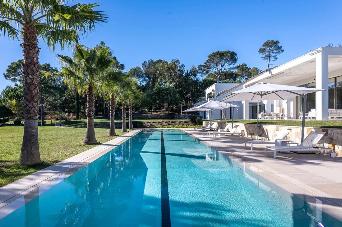 Villa en Mougins, Provenza-Alpes-Costa Azul, Francia 2 - 17268472