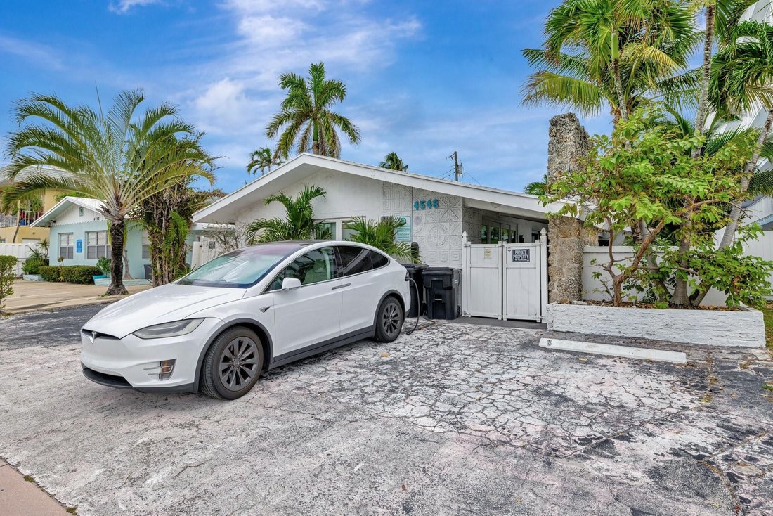 Fort Lauderdale, Florida, United States 4 - 16633812