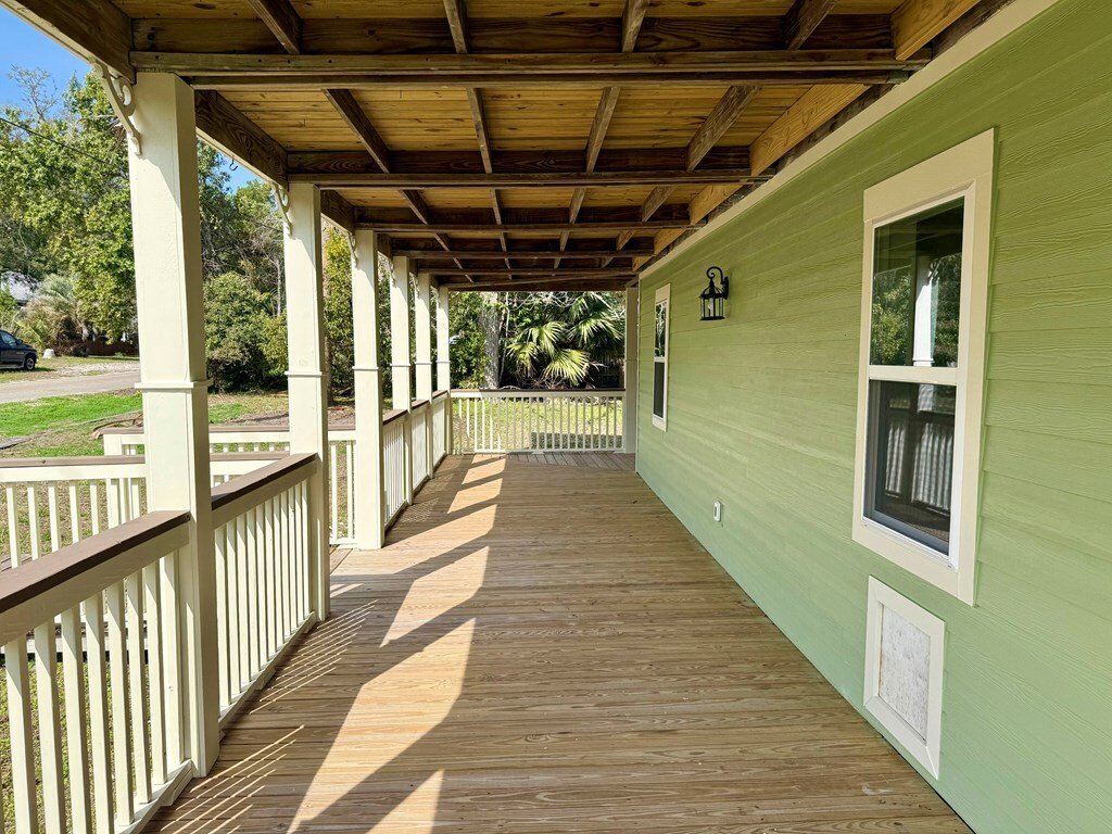 Apalachicola, Florida, United States 5 - 17275421