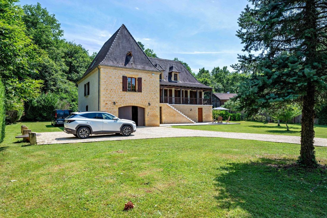 House in Saint-Léon-sur-Vézère, Nouvelle-Aquitaine, France 3 - 17278591