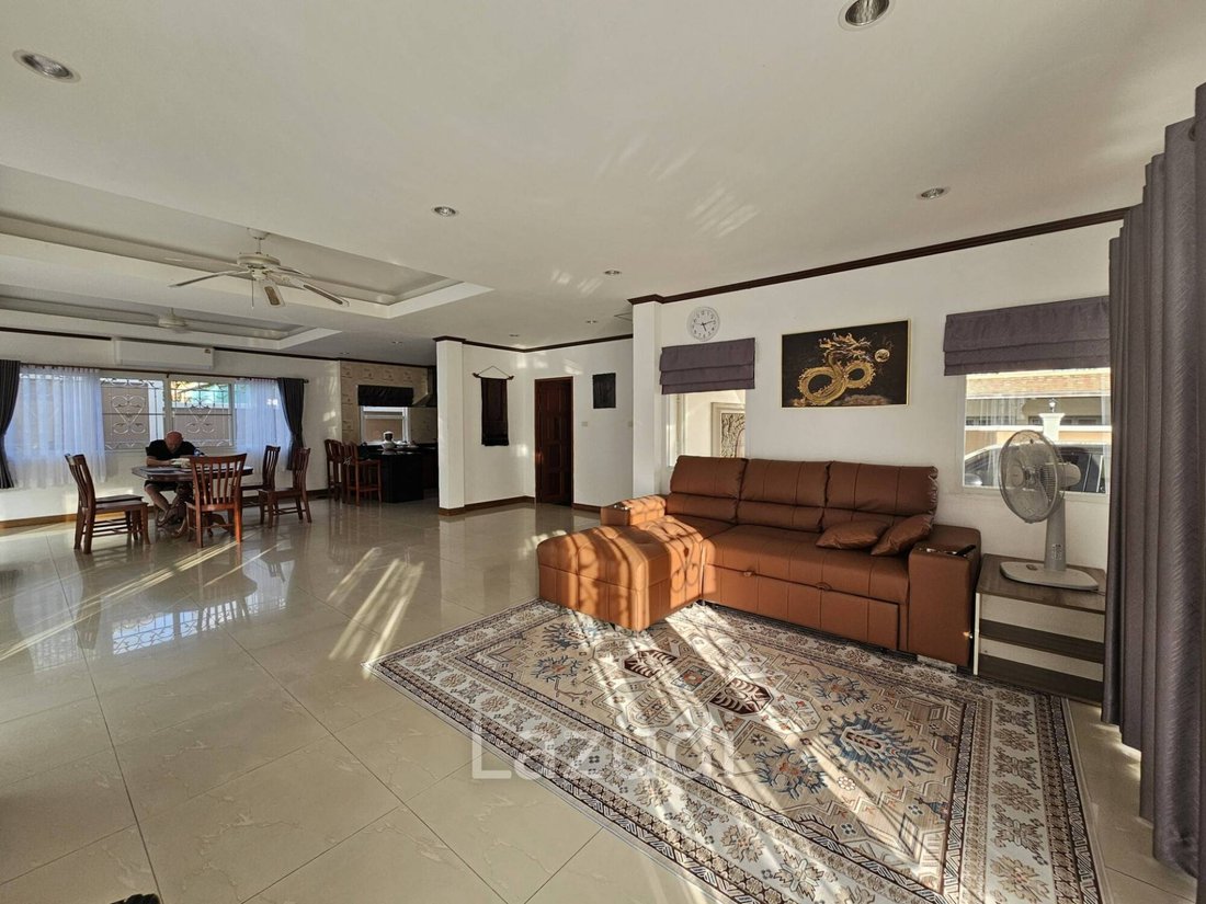Villa in Chalong, Phuket, Thailand 4 - 17268713
