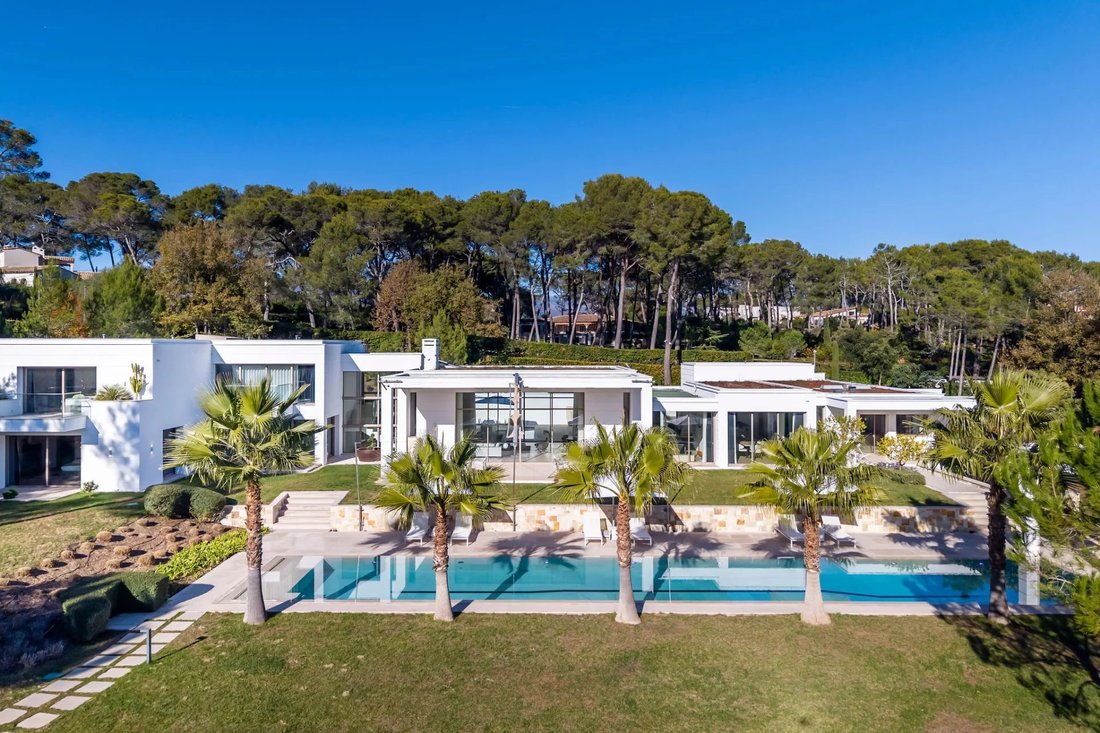 Villa en Mougins, Provenza-Alpes-Costa Azul, Francia 1 - 17268472