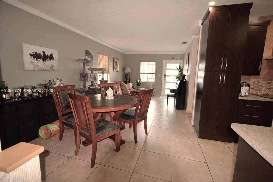 House in Hialeah, Florida, United States 5 - 17275526