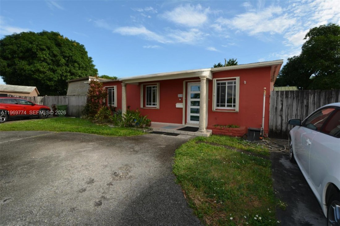 House in Hialeah, Florida, United States 2 - 17275526