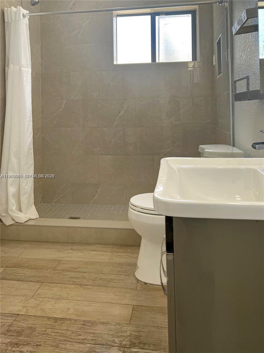 House in Hialeah, Florida, United States 4 - 17278295