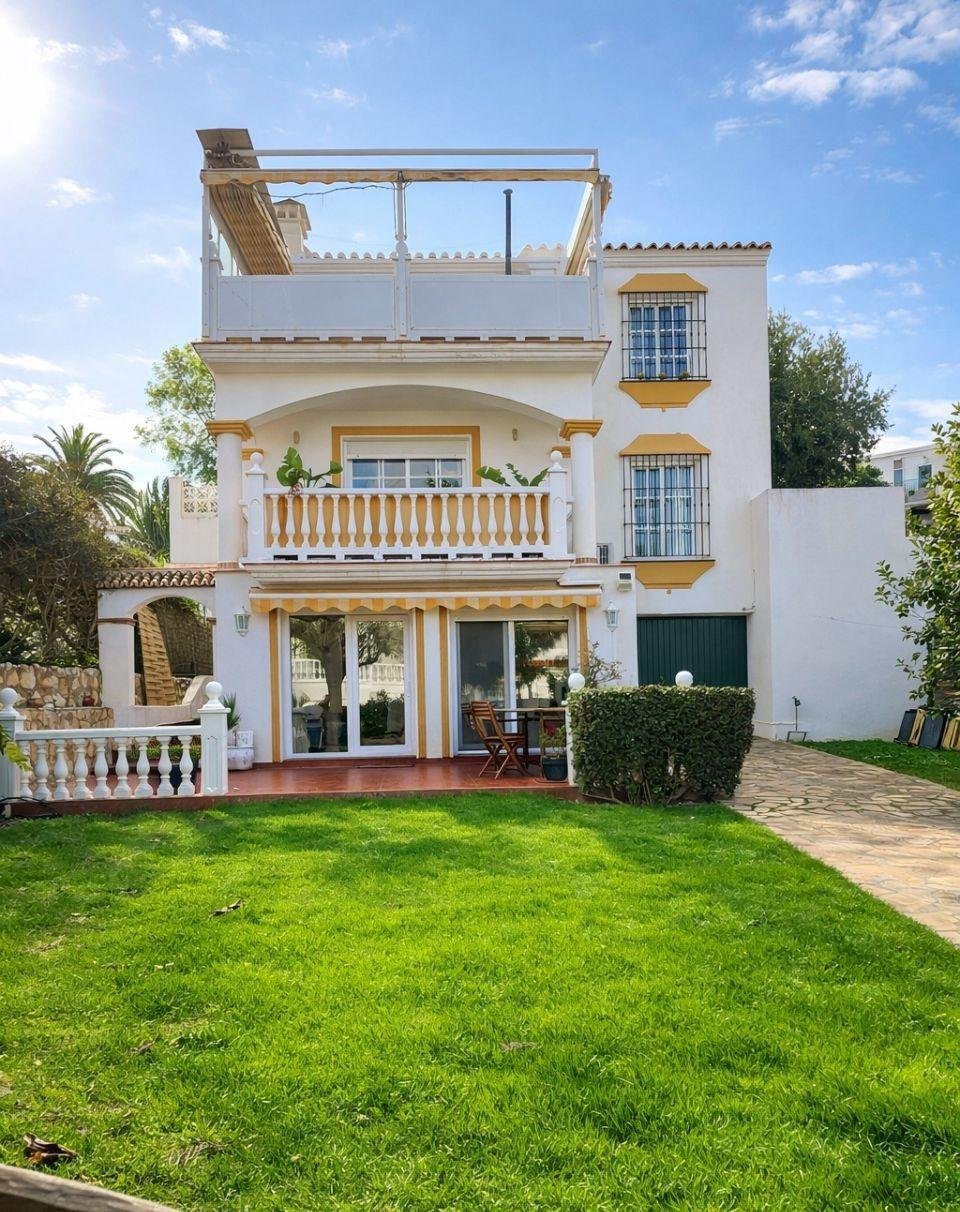 Villa in Caleta de Velez, Velez-Malaga, Andalusia 1 - 17273195