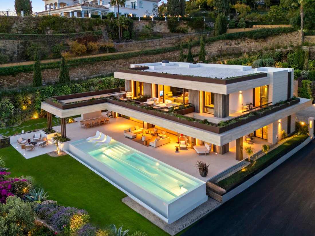 Villa in La Quinta, Benahavis, Andalusia 1 - 17270878