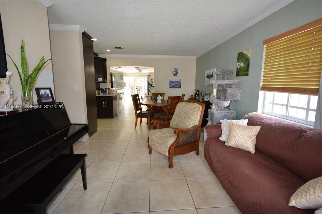 House in Hialeah, Florida, United States 1 - 17275526