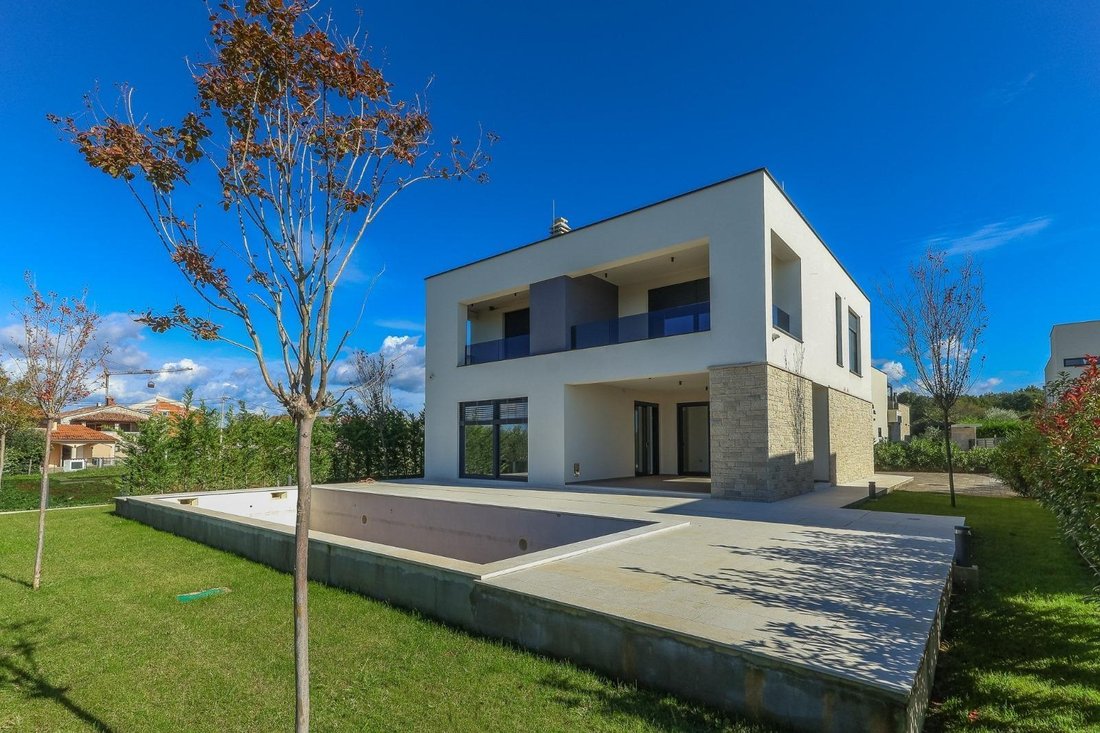 Villa in Porec, Istria County, Croatia 2 - 17276413