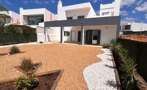 Townhouse in Mexilhoeira Grande, Algarve, Portugal 1