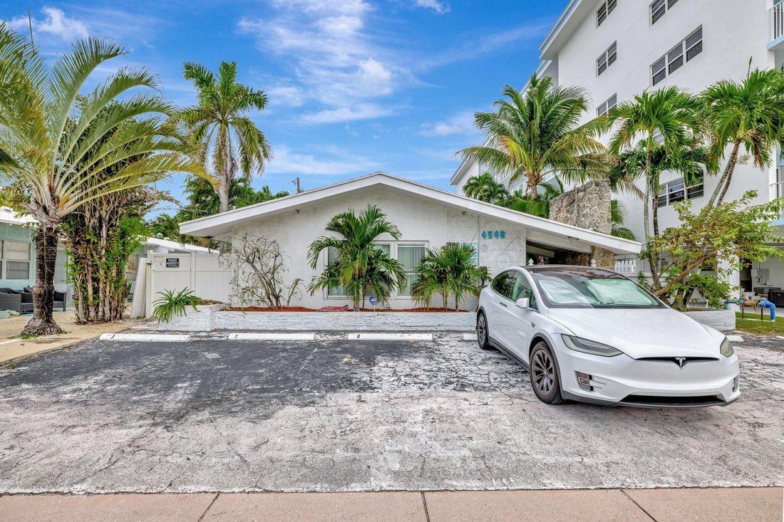 Fort Lauderdale, Florida, United States 3 - 16633812