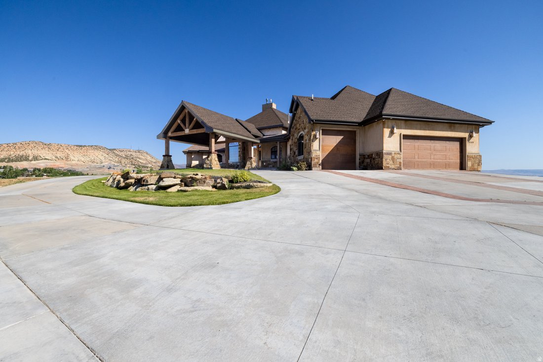 House in Vernal, Utah, United States 2 - 17276710