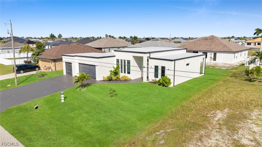 House in Cape Coral, Florida, United States 3 - 17272578