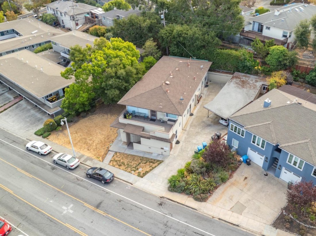 San Carlos, California, United States 3 - 17275590