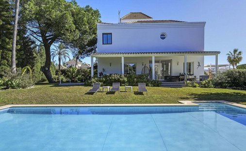 Villa in Nueva Andalucía, Marbella, Spanien 1