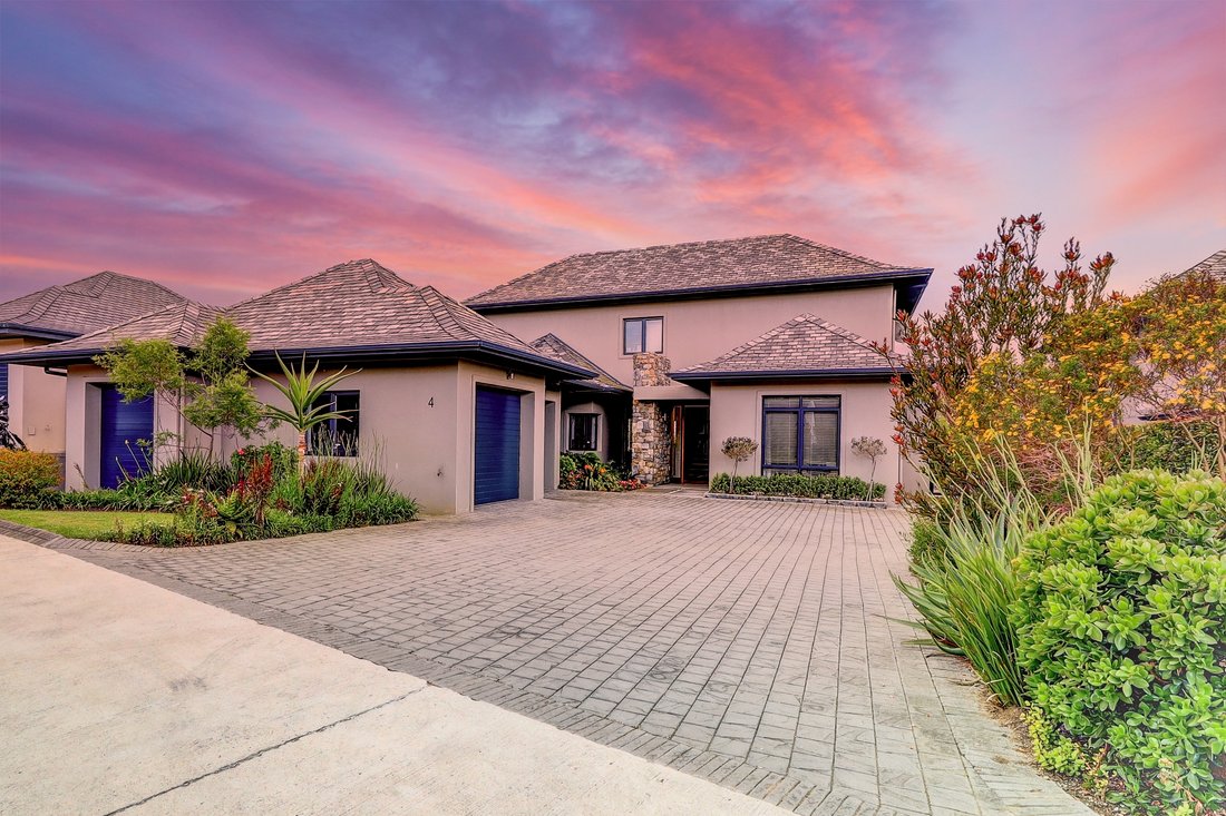 Estate in George, Western Cape, South Africa 1 - 17268832