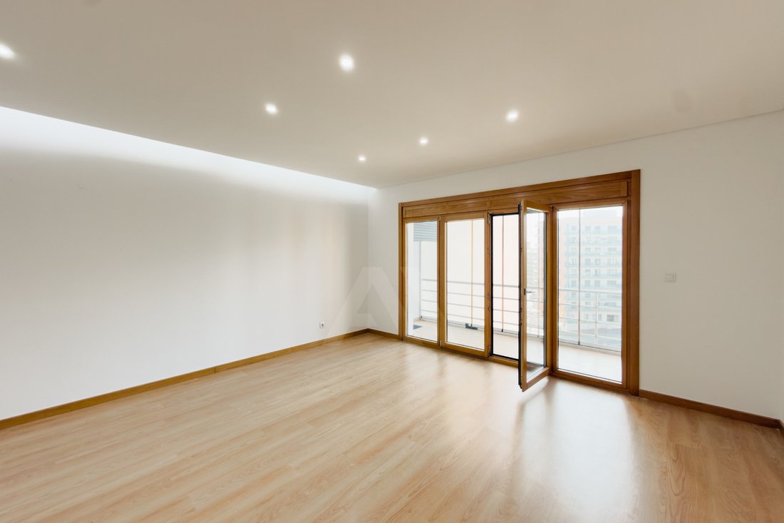 Apartment in Odivelas, Lisbon, Portugal 3 - 17268589