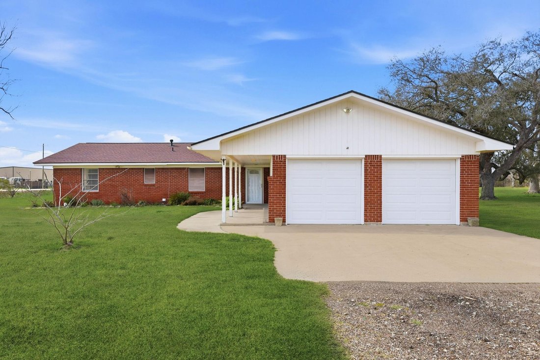 House in Angleton, Texas, United States 2 - 17270013