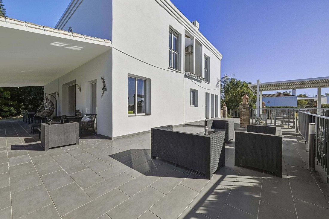 Villa in Nueva Andalucía, Marbella, Spanien 3 - 17269788