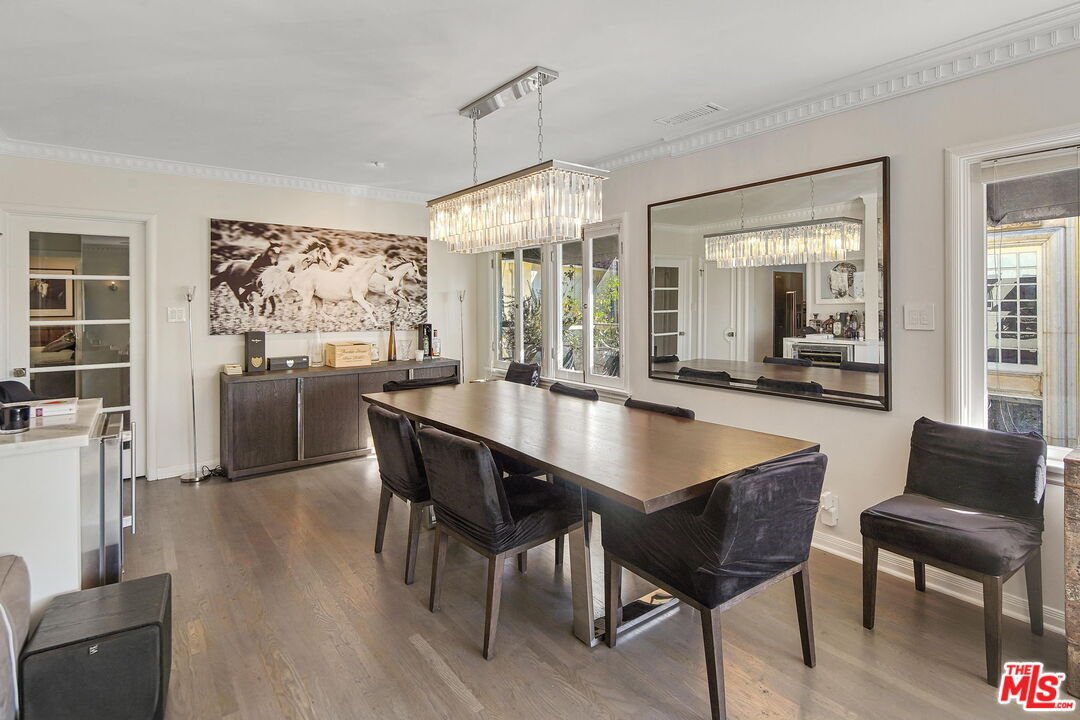 Los Angeles, California, United States 4 - 17271488