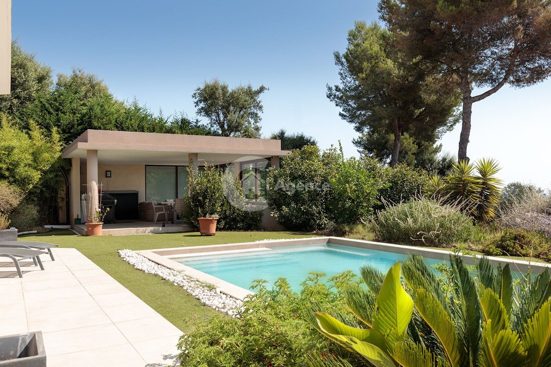 Villa in Les Cougoulins-Rastines, Antibes, France 3 - 17272923