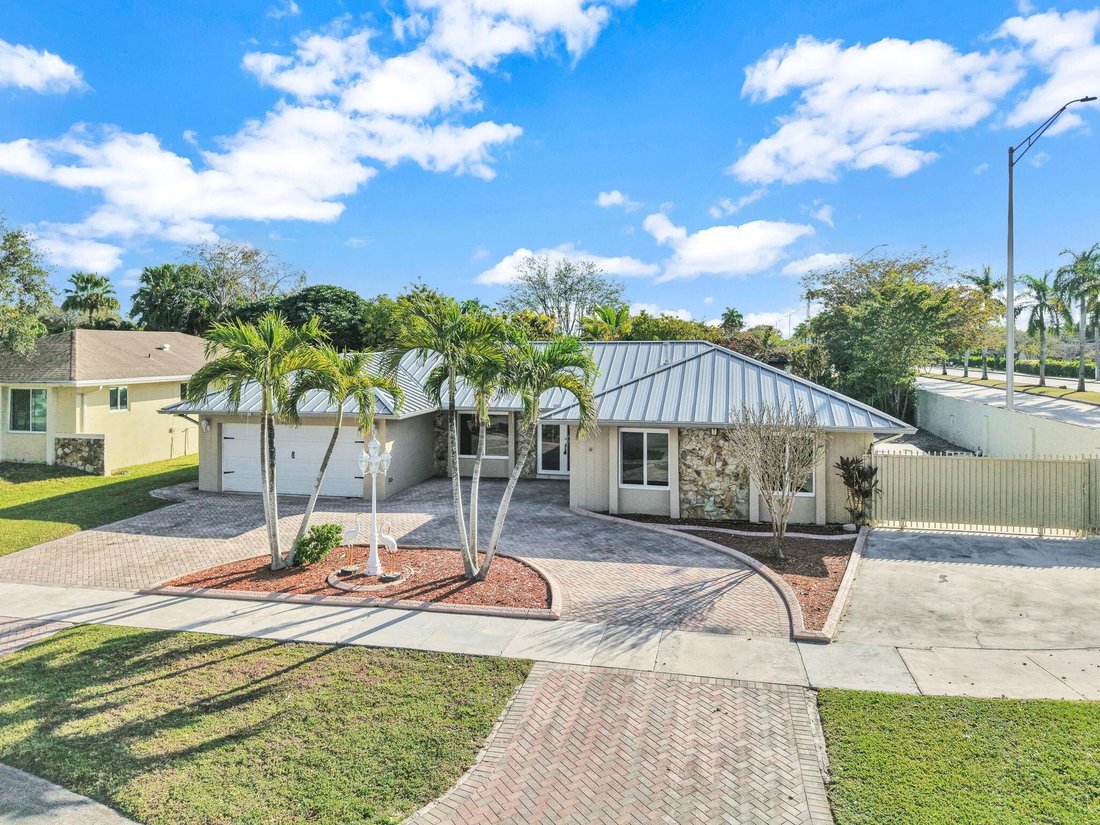 House in Miami, Florida, United States 1 - 17278459