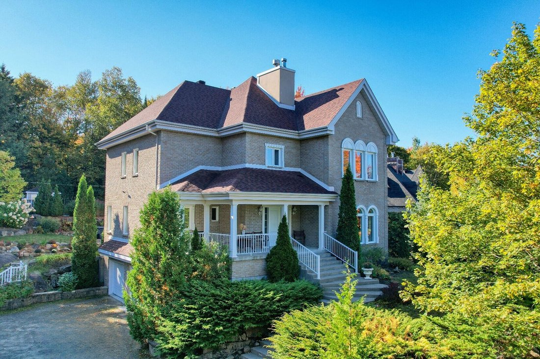 House in Sainte-Anne-des-Lacs, Quebec, Canada 1 - 17023276