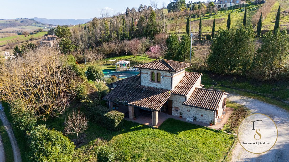 Country House in Todi, Umbria, Italy 4 - 17189825
