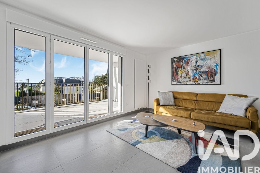 Apartment in Les Bures, Garches, France 1 - 17274221