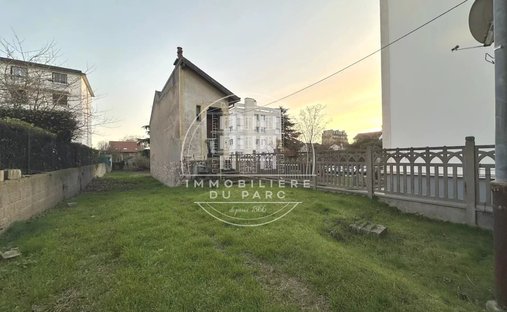 Land in Petit Colombes-Charles de Gaulle, Colombes, France 1