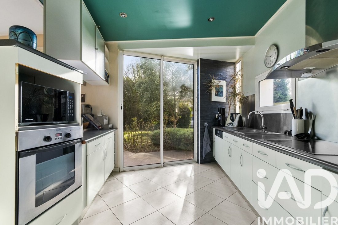 House in Chatou, Ile-de-France, France 5 - 17274174