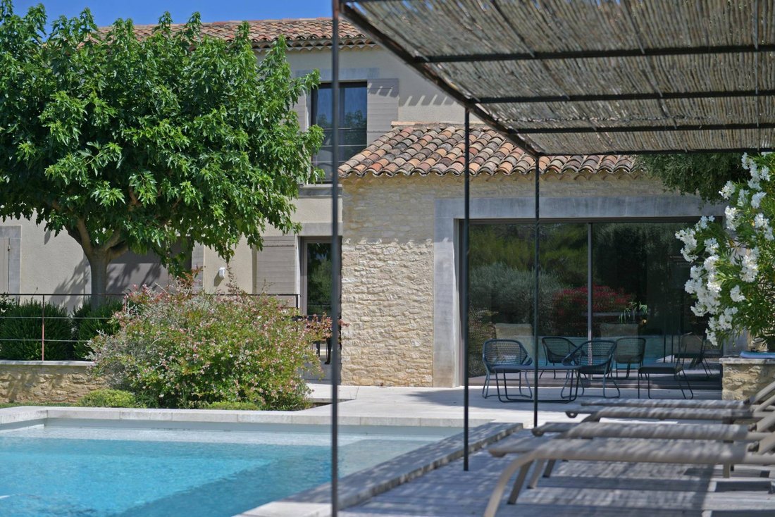 House in Gordes, Provence-Alpes-Côte d'Azur, France 2 - 16256491