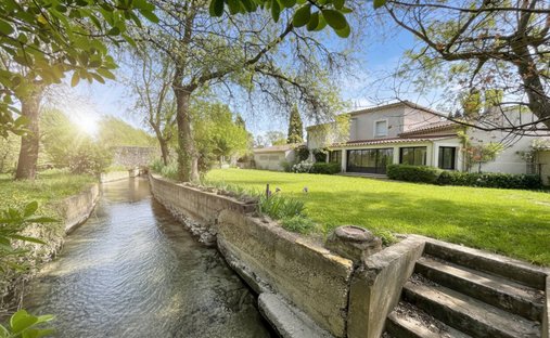 House in Nevons-route d'Apt, L'Isle-sur-la-Sorgue, France 1
