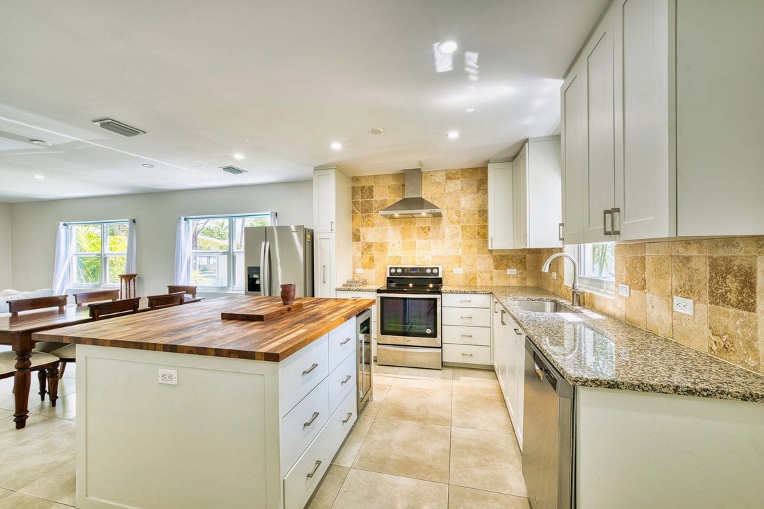 Condo in George Town, George Town, Cayman Islands 4 - 16927948
