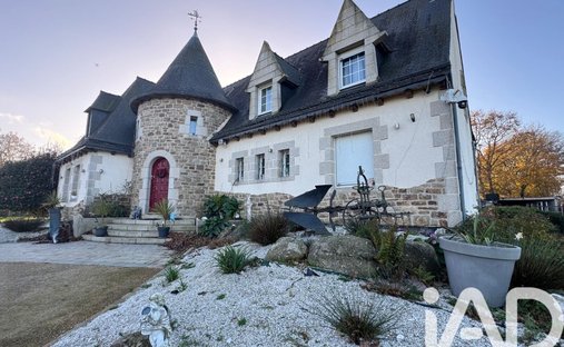 House in Saint-Gilles-les-Bois, Brittany, France 1