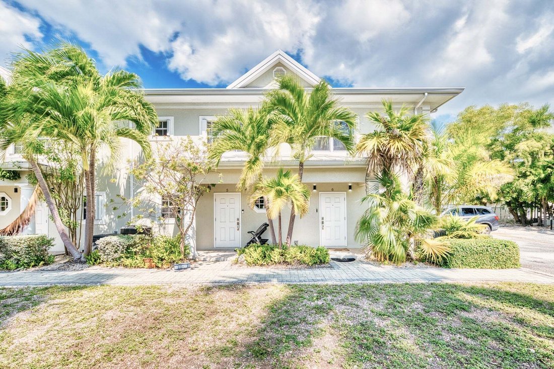 Condo in George Town, George Town, Cayman Islands 1 - 16927948