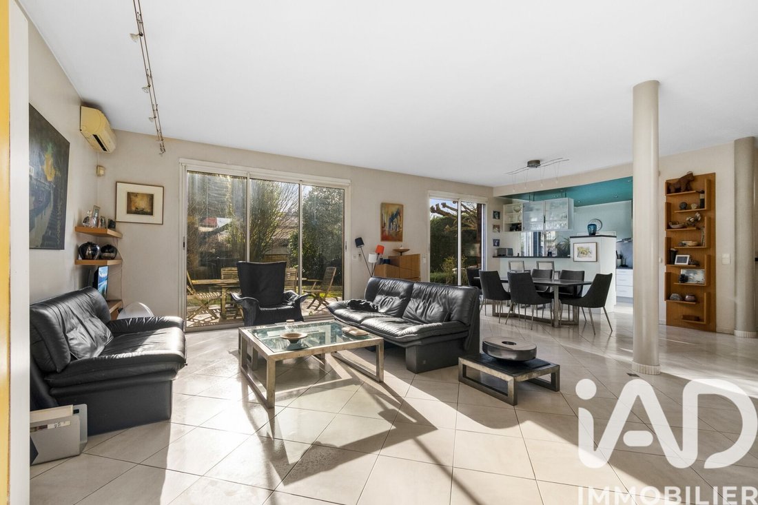 House in Chatou, Ile-de-France, France 3 - 17274174